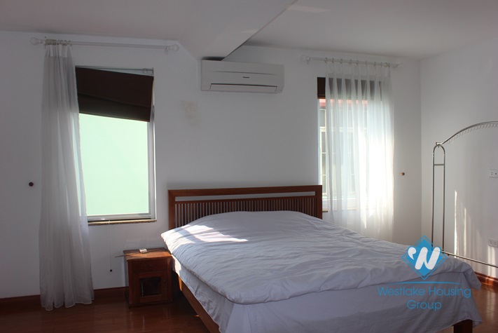 2 bedrooms apartment for lease in Dang Thai Mai street, Tay Ho, Hanoi